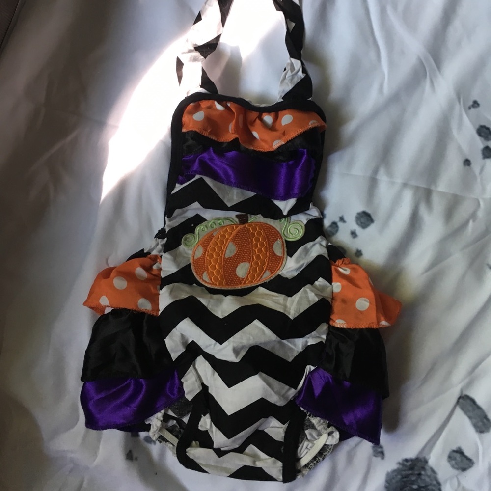 Adorable fall/halloween romper for baby!!!